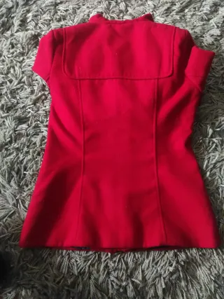 Abrigo trenca niña rojo con capucha pelo