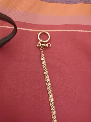 Reloj de bolsillo antiguo dorado