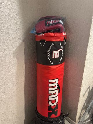 Saco de boxeo y guantes MAPX