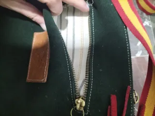 Bolso verde de la flamenca de borgoña con correa