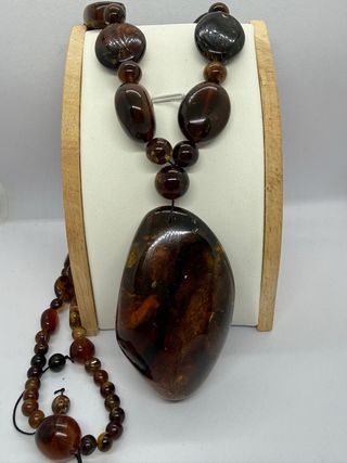 Collar de ámbar con colgante grande