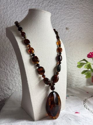 Collar de ámbar con colgante grande