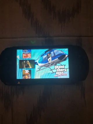 PSP Nera con 10+ giochi e accessori
