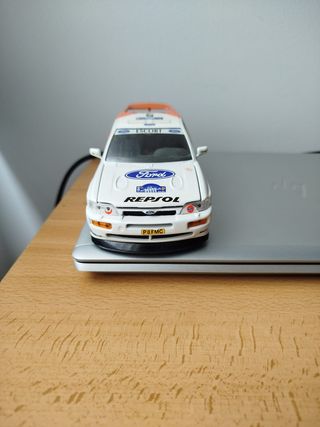 Ford Escort RS Cosworth Bburago 1/24