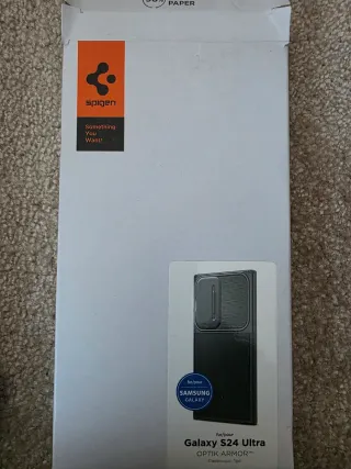 Se venden fundas para movil Samsung S24 Ultra.