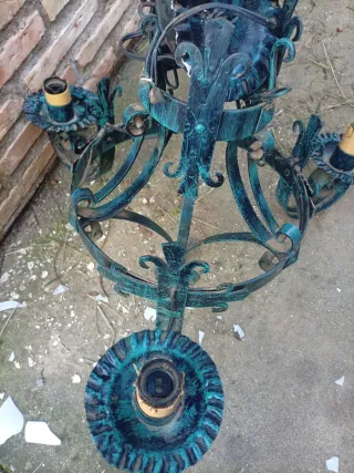 Lámpara antigua de metal