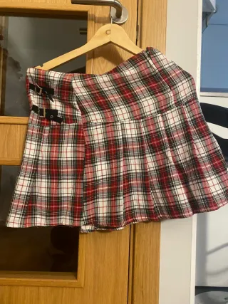 Falda escocesa cuadros roja y blanca