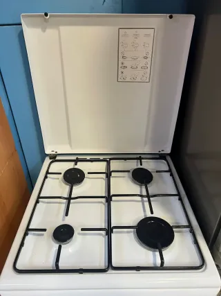 Cocina OK Blanca 4 fuegos y horno