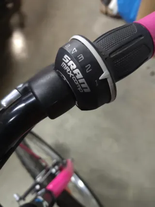 Bicicleta infantil 6-9 años, rosa y negra.