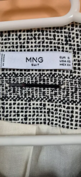 Chaqueta Mango Rayas Blanco y Negro