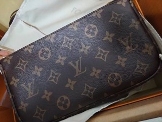 Louis Vuitton Multi Pochette M44840