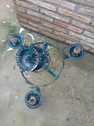 Lámpara antigua de forja