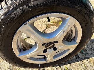 4 Llantas 4 tornillos 205/60R16 con cubiertas