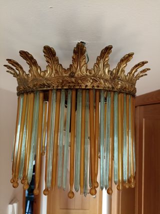 Lámpara colgante de varillas doradas y verdes