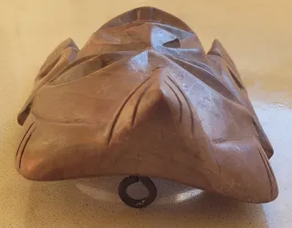 Máscara de madera tallada étnica