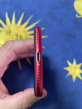 2 iPhone: 8 64GB e SE 128GB