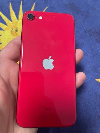 2 iPhone: 8 64GB e SE 128GB