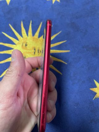 2 iPhone: 8 64GB e SE 128GB