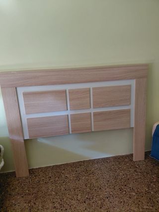 Cabezal de cama de madera