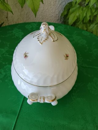 Zuppiera in porcellana con rose