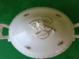 Zuppiera in porcellana con rose