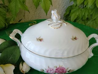 Zuppiera in porcellana con rose