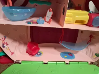 Casa Bebé Llorón con accesorios