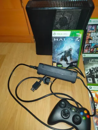 Xbox 360 Negra + Mando + 16 Juego
