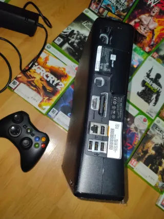 Xbox 360 Negra + Mando + 16 Juego