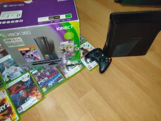 Xbox 360 Negra + Mando + 16 Juego