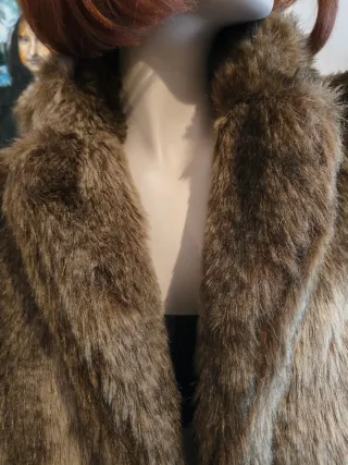 Chaqueta pelo Zara marrón, nueva.