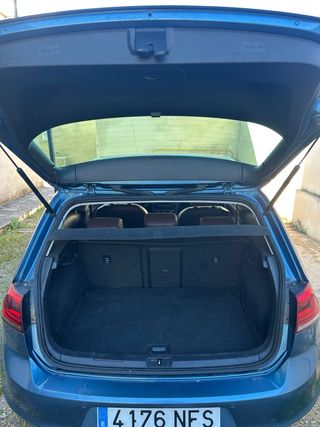 Volkswagen Golf 7 FULL-EQUIP