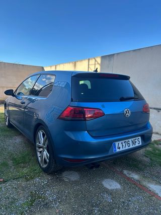 Volkswagen Golf 7 FULL-EQUIP