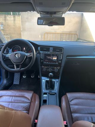 Volkswagen Golf 7 FULL-EQUIP