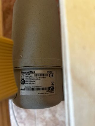 Cama geriátrica Antares madera y metal