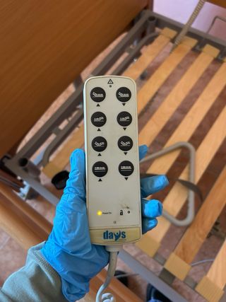 Cama geriátrica Antares madera y metal