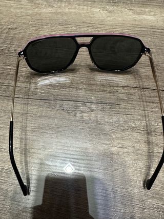 Gafas de sol Carrera negras y doradas