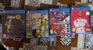 Consola PS4 Slim + 2 Mandos (Negro y Rojo)