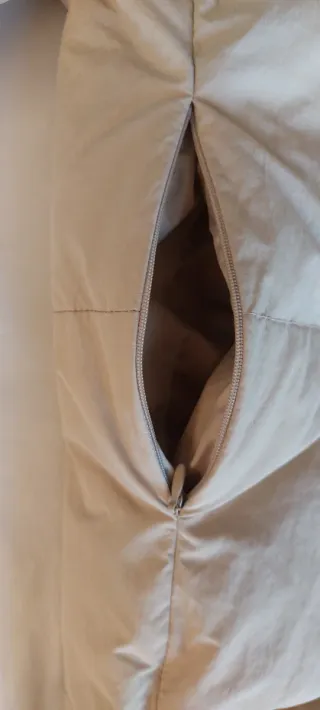 Abrigo plumífero beige