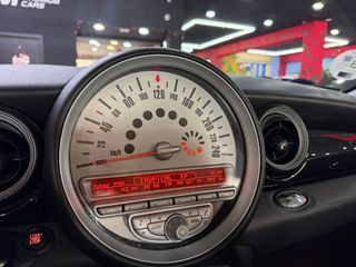 MINI COOPER D 109cv Automático