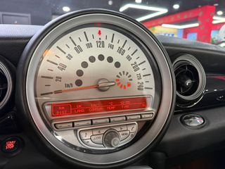 MINI COOPER D 109cv Automático