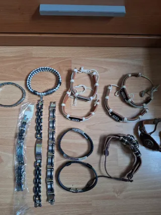 Pulseras de cuero y plata
