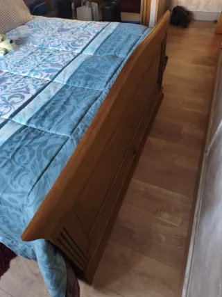 Dormitorio madera color marrón de 1,35 x 1,90