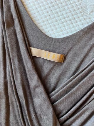 Vestido marrón con cinturón