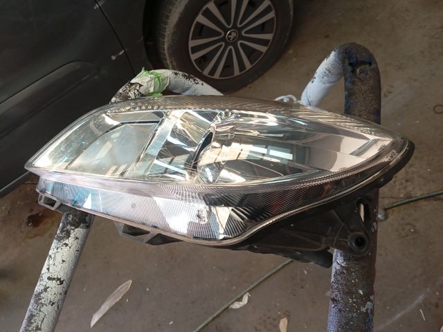 Faro Izquierdo Skoda Fabia