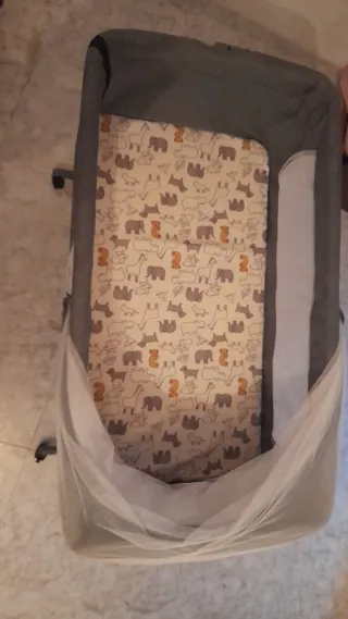 Hamaca y cuna bebé casi sin usar.