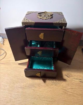 Joyero antiguo madera y latón