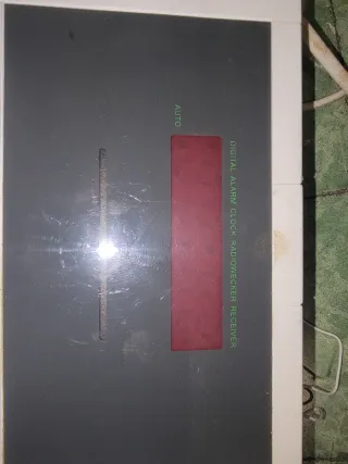 Radio Reloj Digital Clatronic Blanco