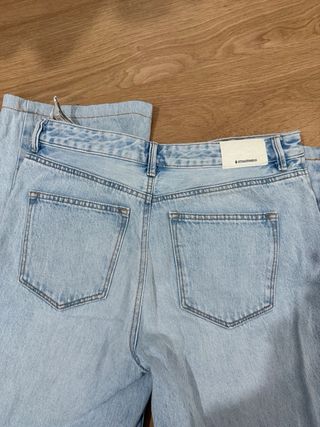 Vaqueros Stradivarius rotos talla 40