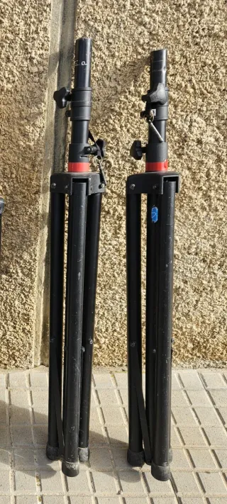 Trípodes para altavoces
